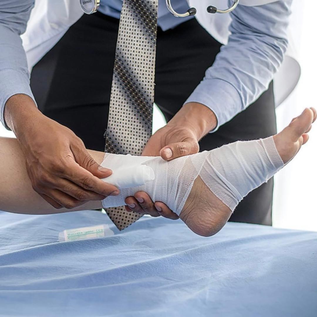 خرید باند پانسمان پنبه ای تولید کشور دانمارک مناسب برای نگه داشتن پانسمان با قابلیت تبادل هوا برای بهبود زخم